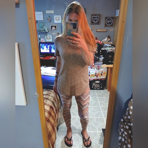 🎈24/7🎈BUY 1 GET 1 FREE ALL LISTINGS🎈Sparkly Flowy Top Sz M - Picture 4 of 16